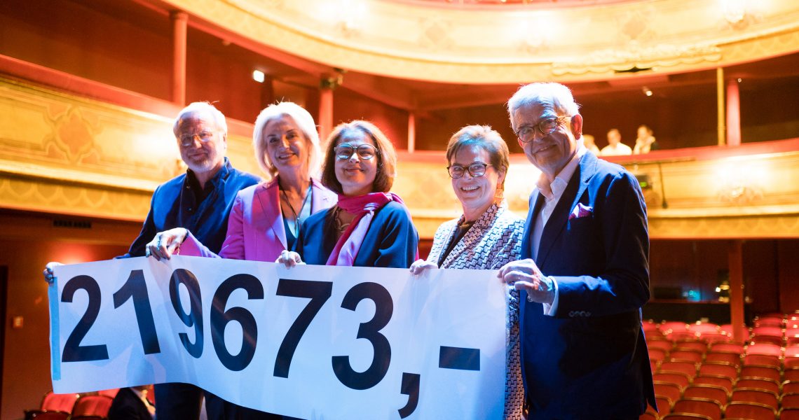 Benefiz-Gala Stiftung Mammazentrum Hamburg, St. Pauli Theater, 03.05.2023 | [© (c) Martin Zitzlaff, www.zitzlaff.com, Veroeffentlichung nur gegen Honorar (MFM) und Belegexemplar, mit Namensnennung. ] [#0,26,121#]